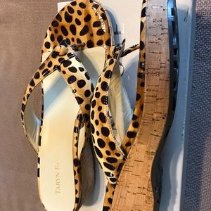 Taryn Rose leopard print like new sandal